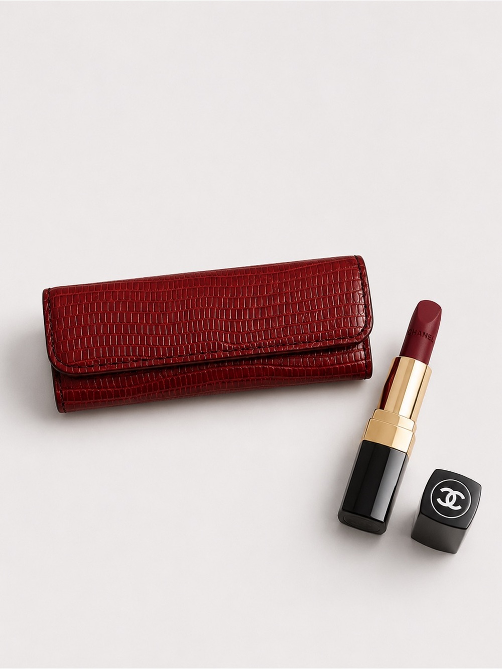 Lizard-Embossed Lipstick Holder